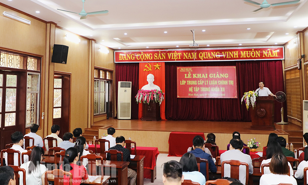  Quy định mới của Ban Bí thư về đối tượng, tiêu chuẩn và phân cấp đào tạo lý luận chính trị